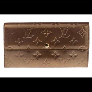 Louis Vuitton Sarah Wallet in Vernis Monogram